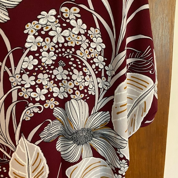 Short sleeve below knee dress in floral print w/front overlay/tie, NWT - Picture 14 of 16